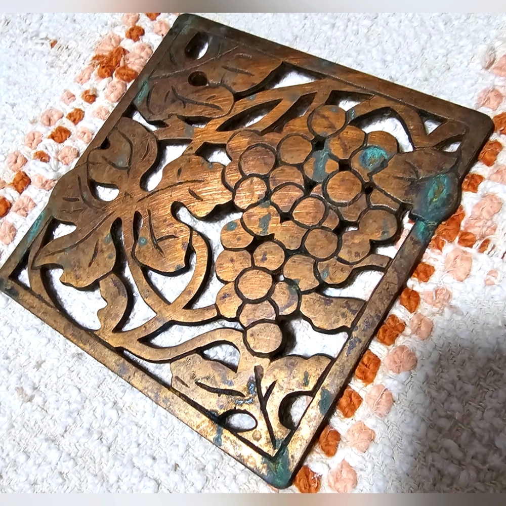 Vintage (1982) Grapes [Marble Design] Copper Trivet